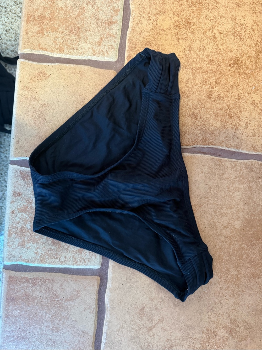 Black Ribbed Strappy Bikini Set - Picture 5 of 7